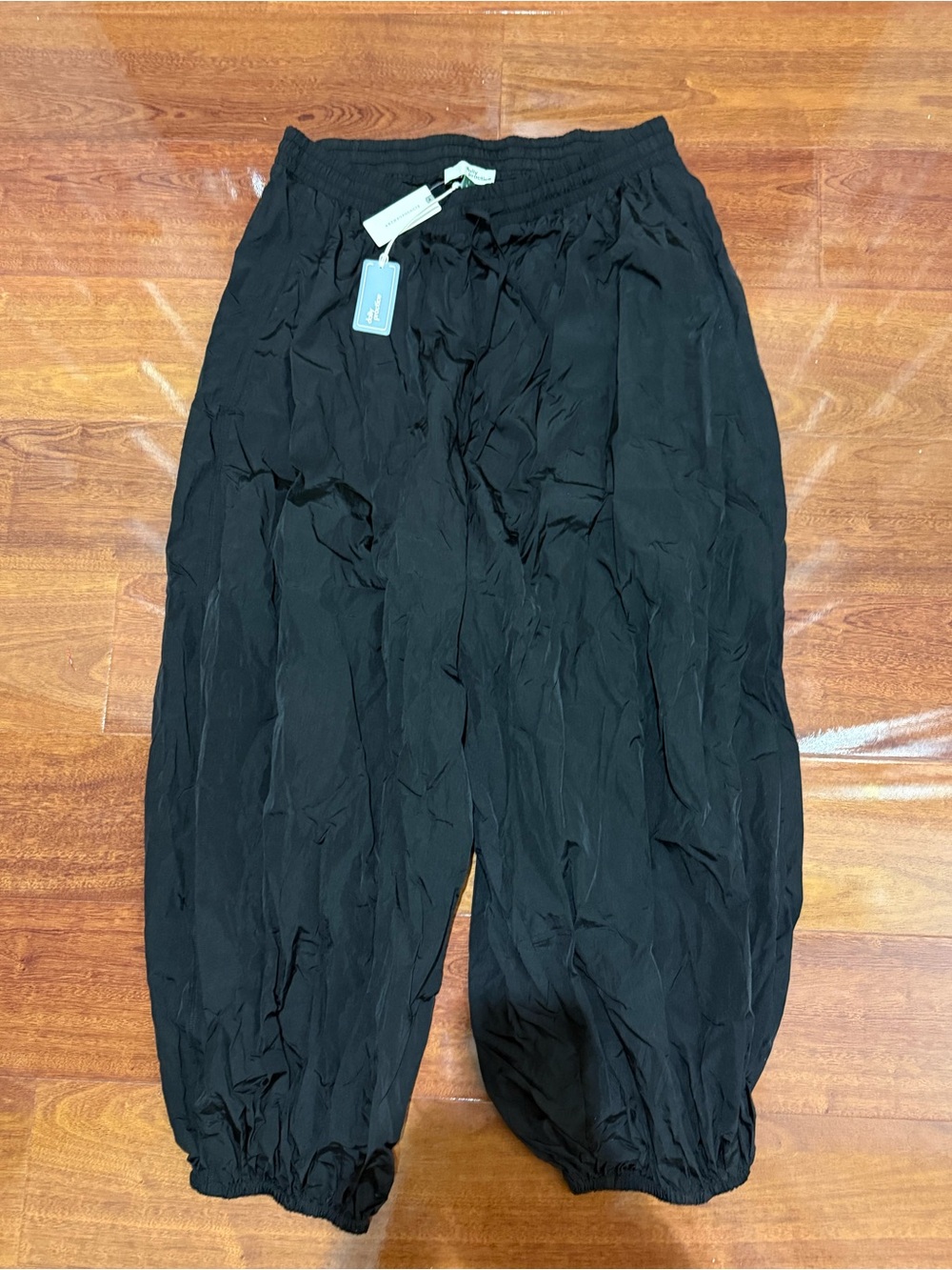 Black athliesure pants